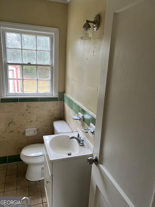 Building Photo - 3123 Brownell Ave