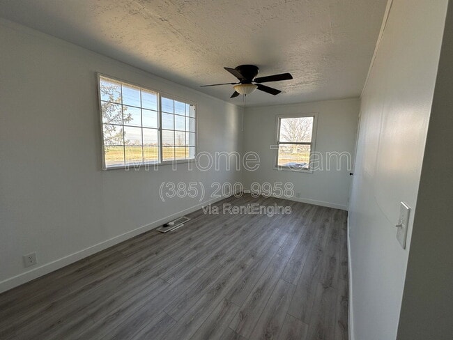 Building Photo - 1122 N 1500 W