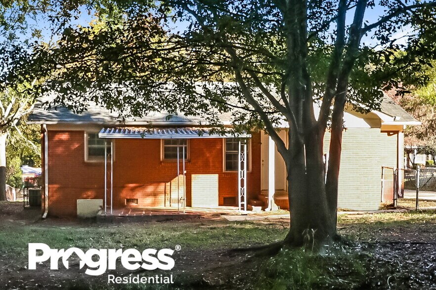 Building Photo - 135 Short Hills Dr