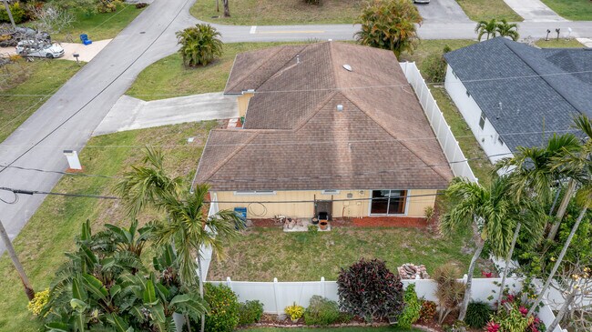 Building Photo - 6130 Francis St