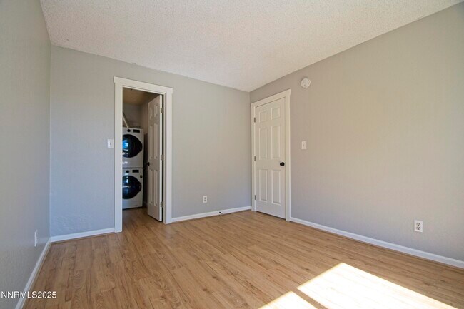 Building Photo - 3949 Clear Acre Ln