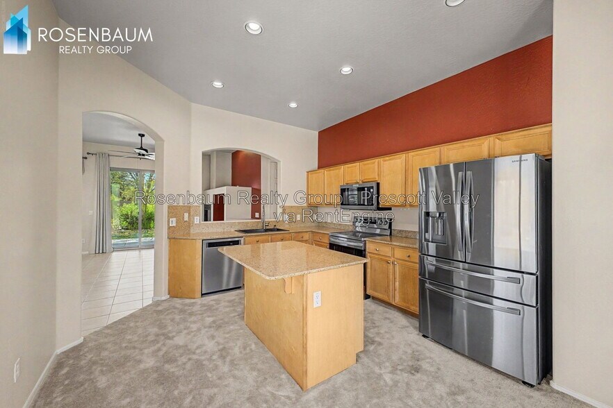 Building Photo - 6747 E Kilkenny Pl