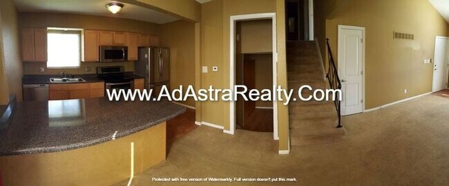 Building Photo - Beautiful Remodeled South KCMO Townhome-Av...