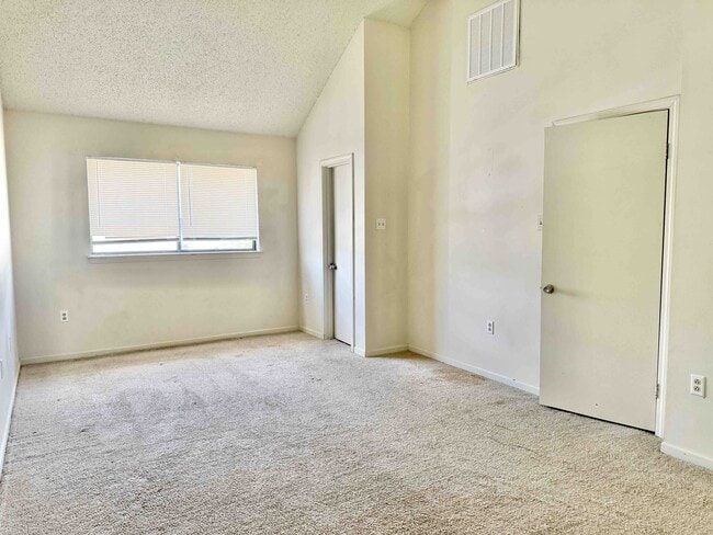 Building Photo - 9645 Siegen Ln