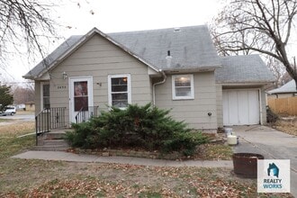 Building Photo - Great 3 bedroom home available in north Lincoln.