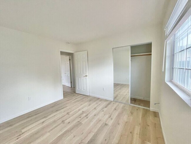 Building Photo - This beautifully maintained 3-bedroom, 2-bathroom Windsor home