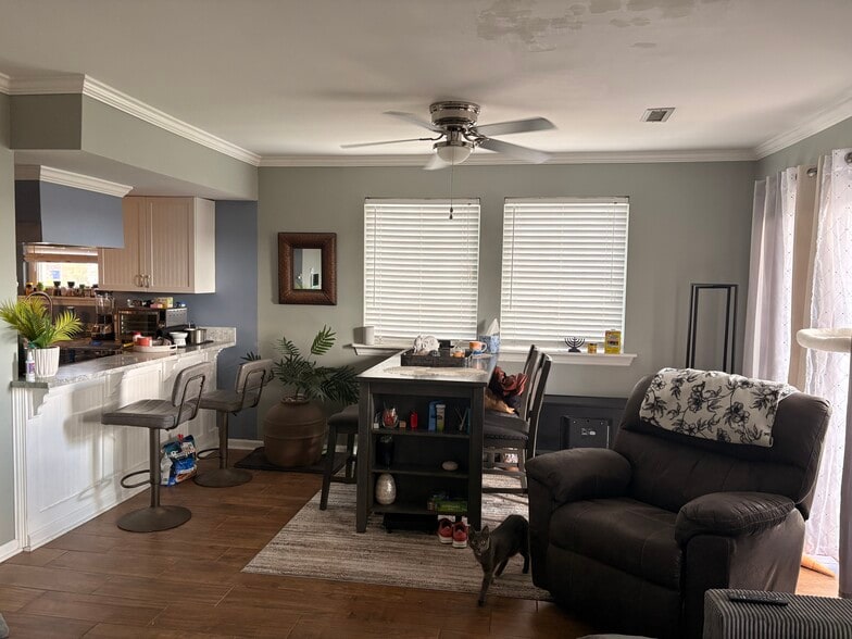 Building Photo - 5063 Popperdam Creek Dr