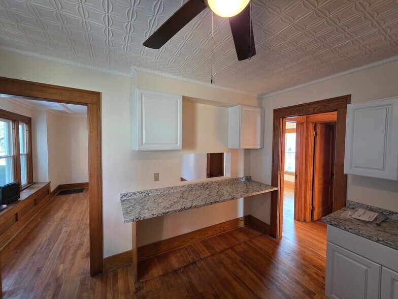 Building Photo - 144 Forest Hill Dr