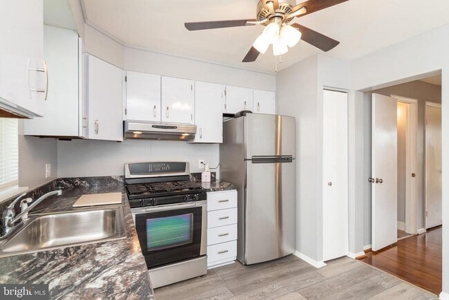 Building Photo - 37 Cardor Ct