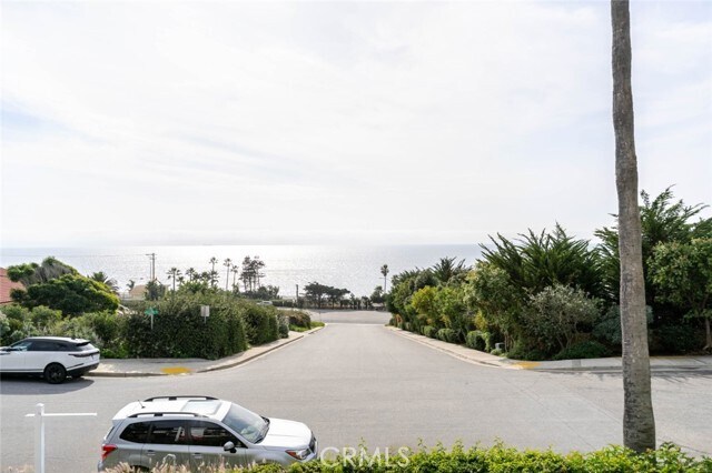 Building Photo - 11813 Ellice St