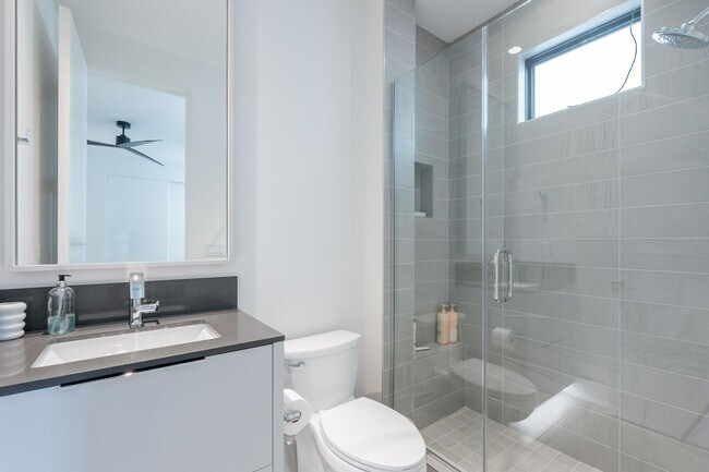 Building Photo - 4544 N Evans Dr