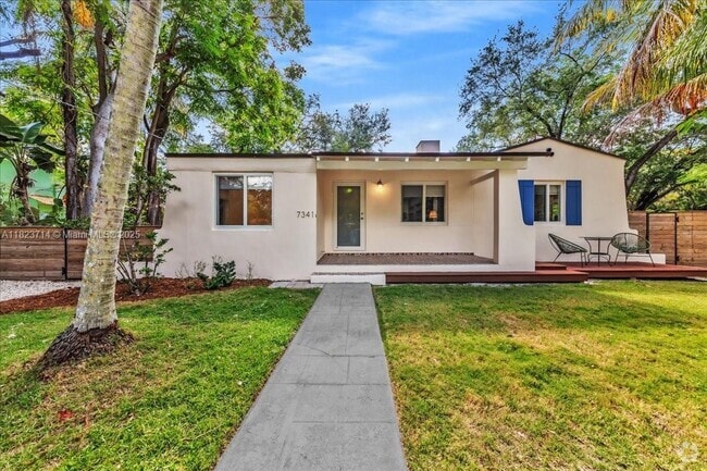 Building Photo - 7341 SW 64th Ct