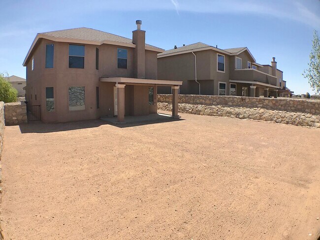 Building Photo - Sandstone Ranch Estates 3 bed with Refrig A/C plus Bonus Loft!