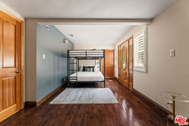 Building Photo - 3200 Oakley Dr