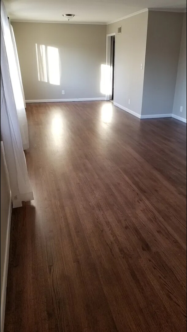 Building Photo - Beautiful Fully Remodeled 3 bedroom