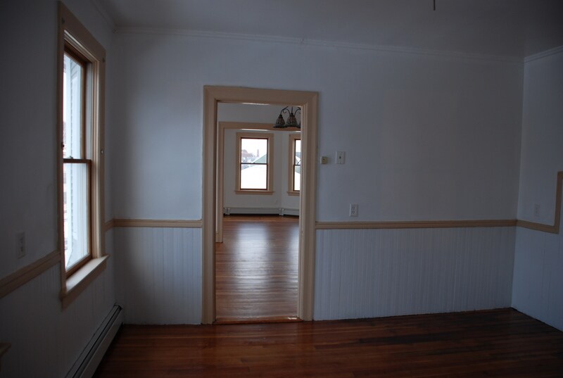 Building Photo - 381 Pine St