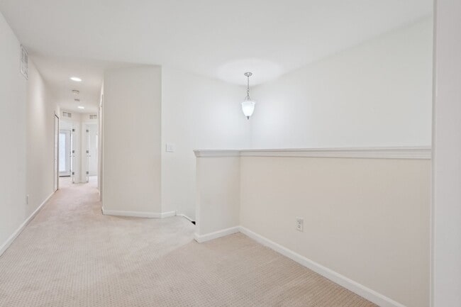 Building Photo - 905 Times Square Dr