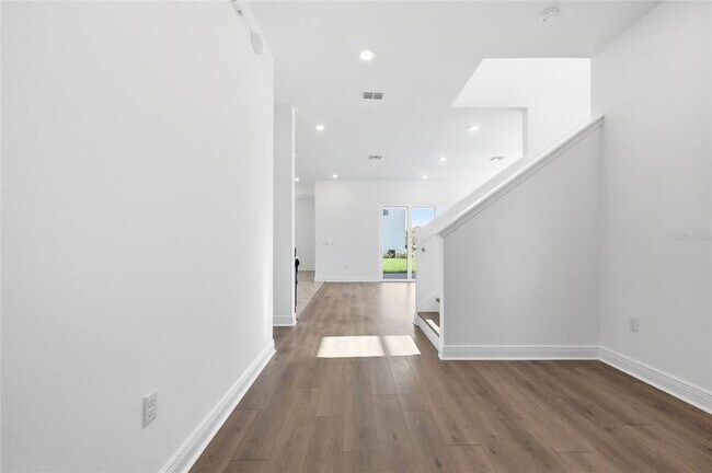 Building Photo - 10085 Ballast Dr