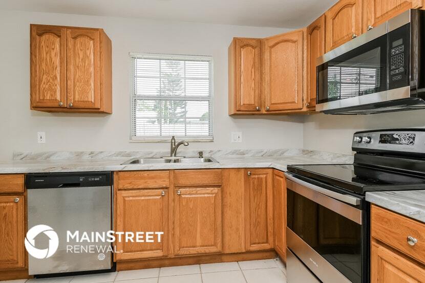 Building Photo - 1660 Thoreau St