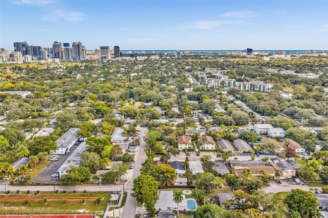 Building Photo - 1600 SW 9th St