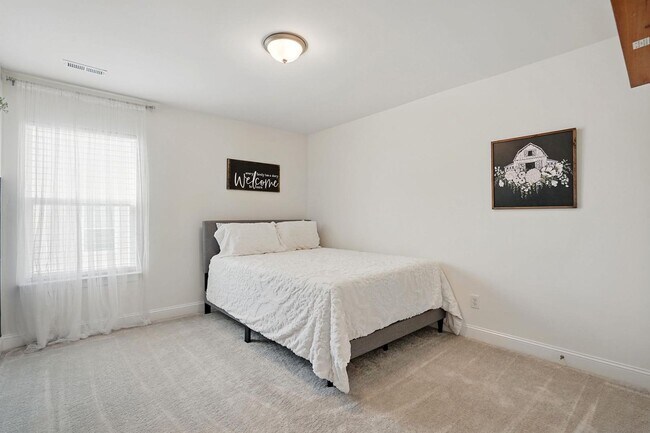 Building Photo - 521 Glenwyck Ct