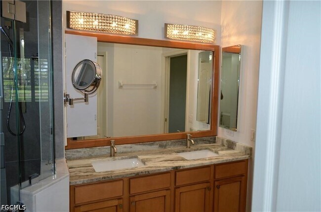 Building Photo - 13215 Silver Thorn Loop