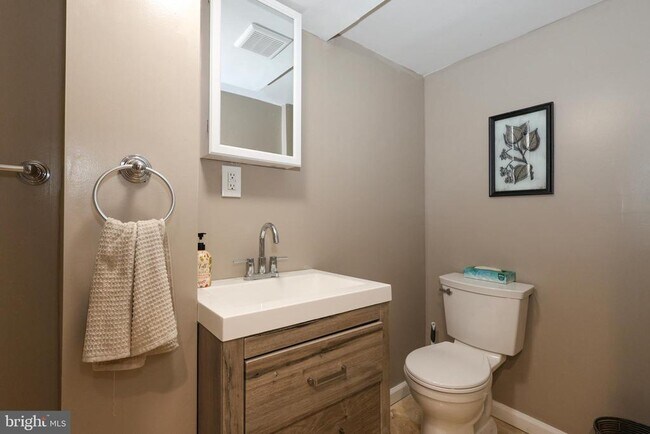 Building Photo - 206 Drakes Drum Dr