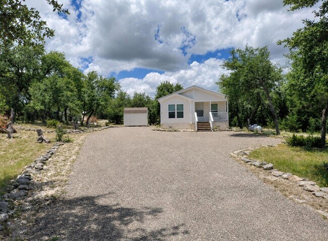 Building Photo - 745 Derrick Dr