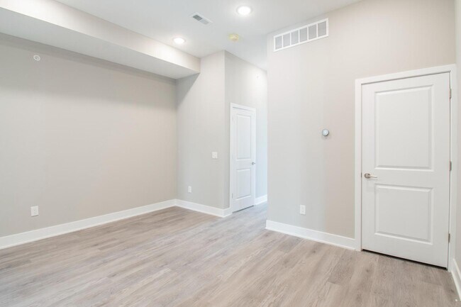 Building Photo - 1206 N 24th St