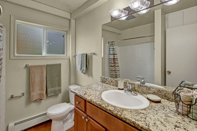 Montclair Apartments - Bathroom - Montclair