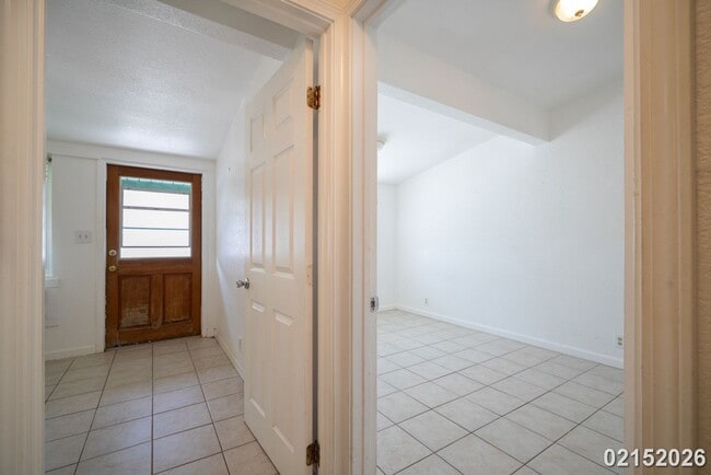 Building Photo - $2800 /2 Bed / 1 Bath / 1 Parking IN WAIALUA