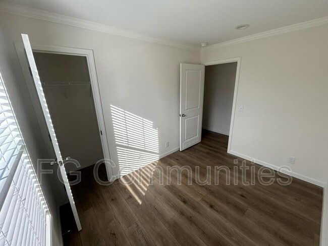 Building Photo - 105 Paynes Dairy Rd