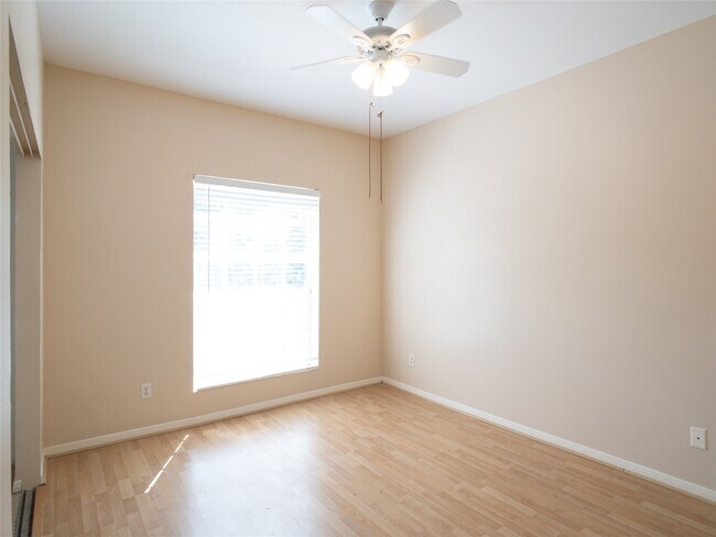 Building Photo - 6500 Harbor Town Dr