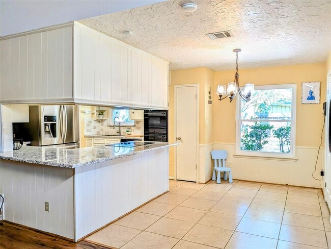 Building Photo - 9702 Harrowgate Dr