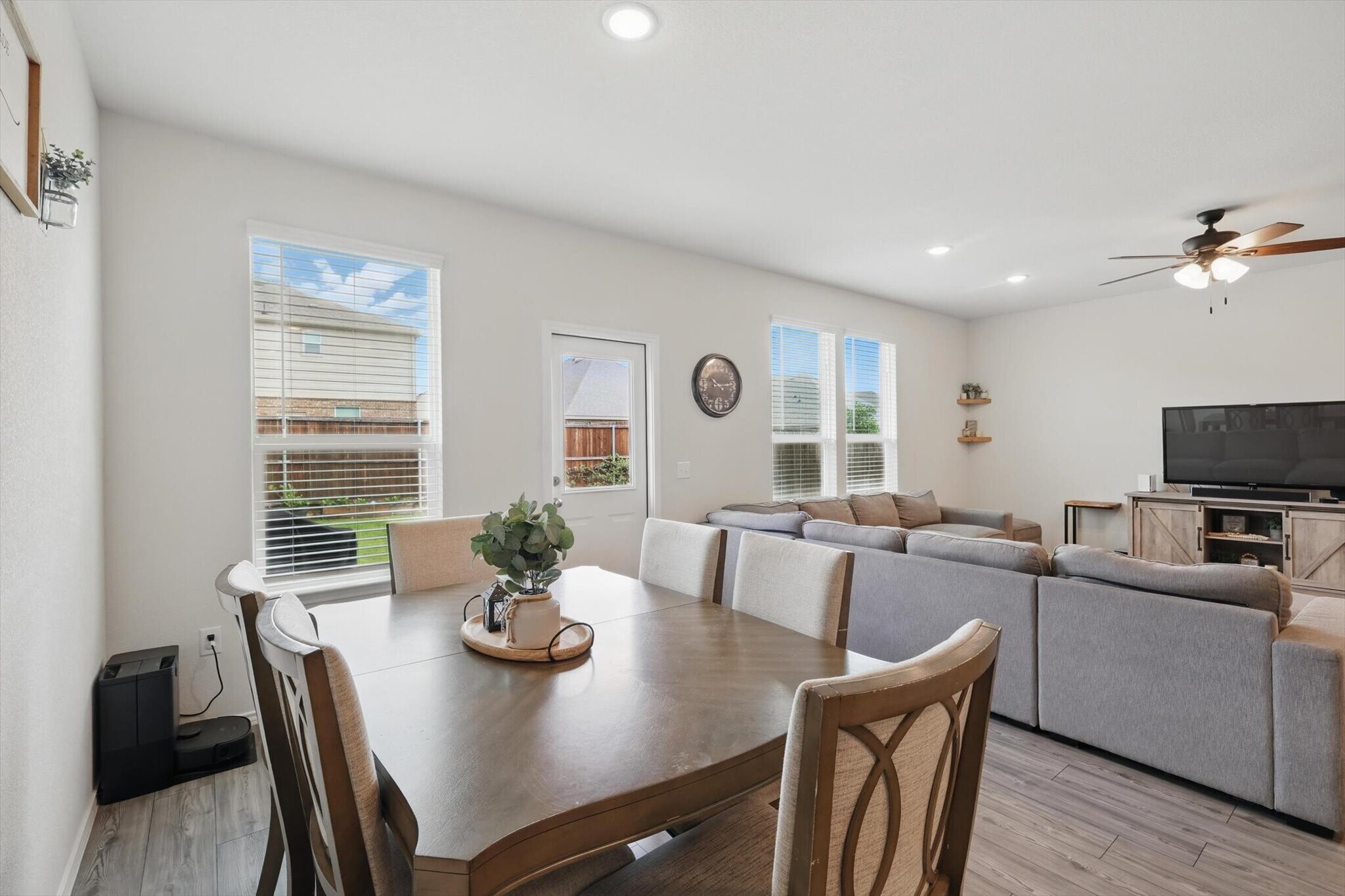Building Photo - 802 Feldspar Way