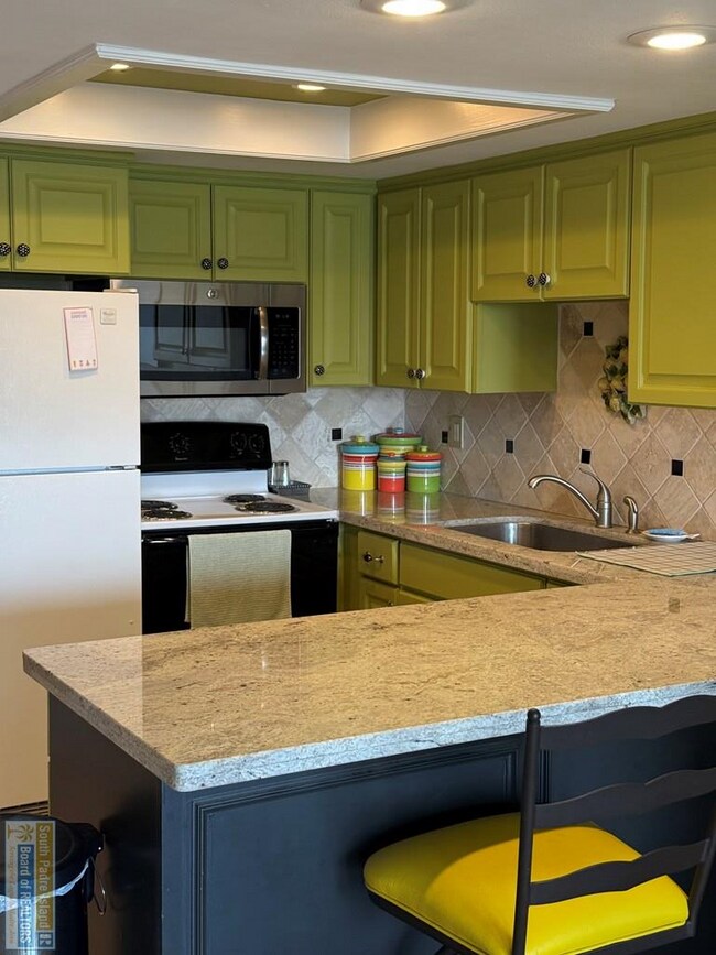 Building Photo - 6201 Padre Blvd