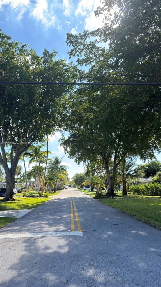 Building Photo - 1577 NE 48th Ct