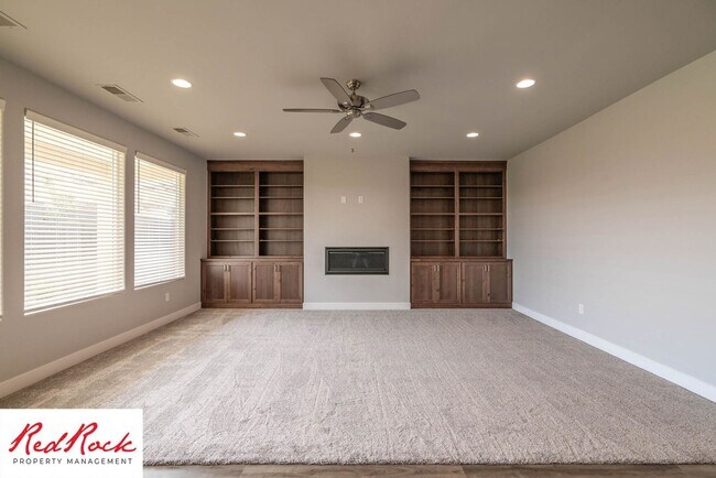 Building Photo - Beautiful 4-Bedroom 2.5 Bath with a 3 Car ...