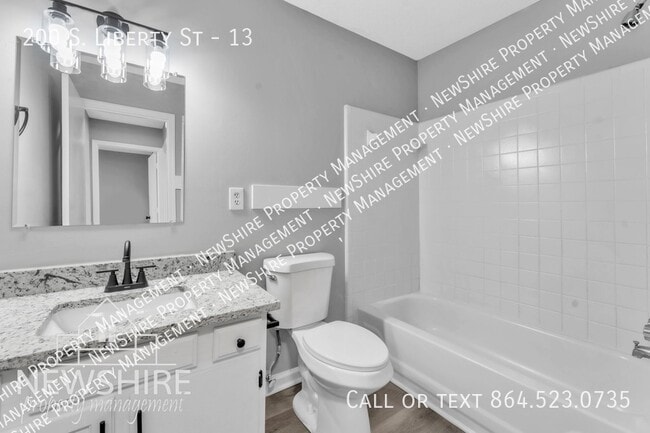 Building Photo - 200 S Liberty St