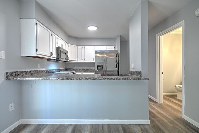 Building Photo - 254 Wildwood Dr