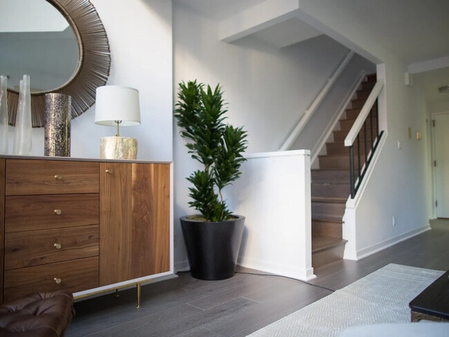 Building Photo - 101 Lombard St