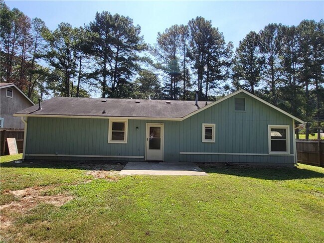 Building Photo - 686 Alex Way SW