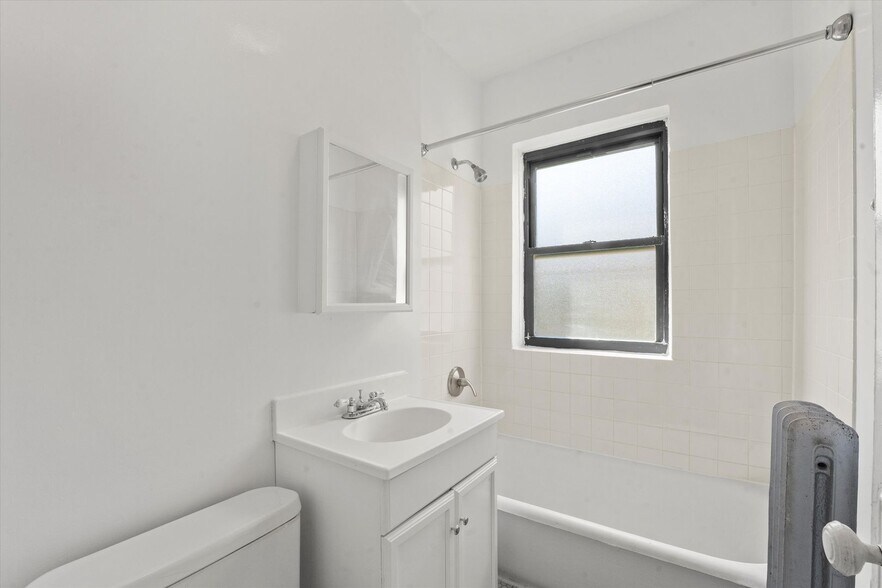 Building Photo - 2322 N Spaulding Ave