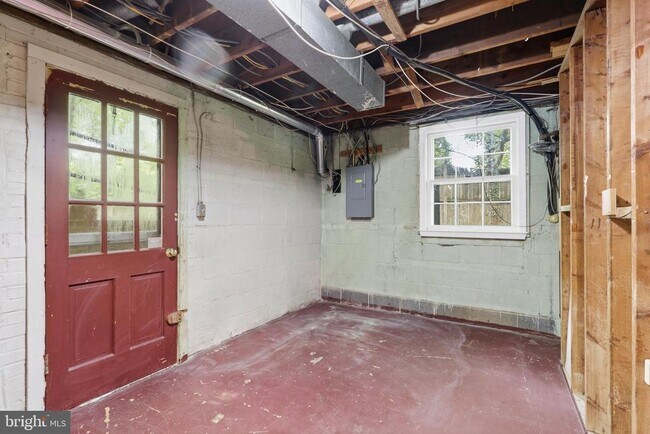 Building Photo - 8621 Buckboard Dr