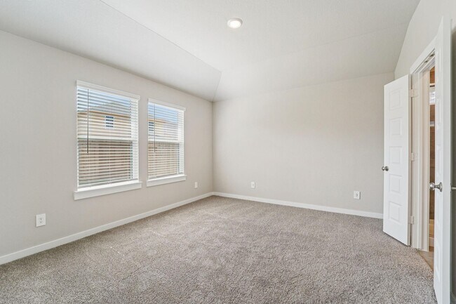 Building Photo - 16691 Sterling Clf St