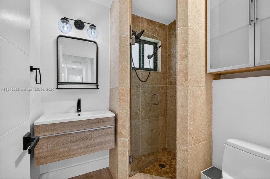 Building Photo - 1511 SW 30th Pl