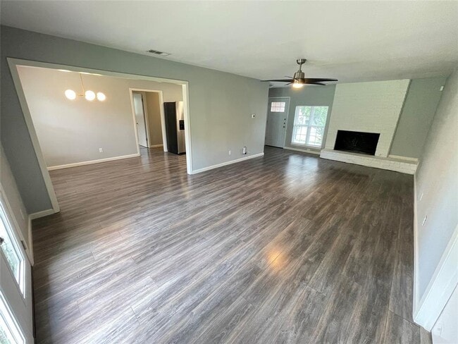 Building Photo - 8436 Jamestown Dr