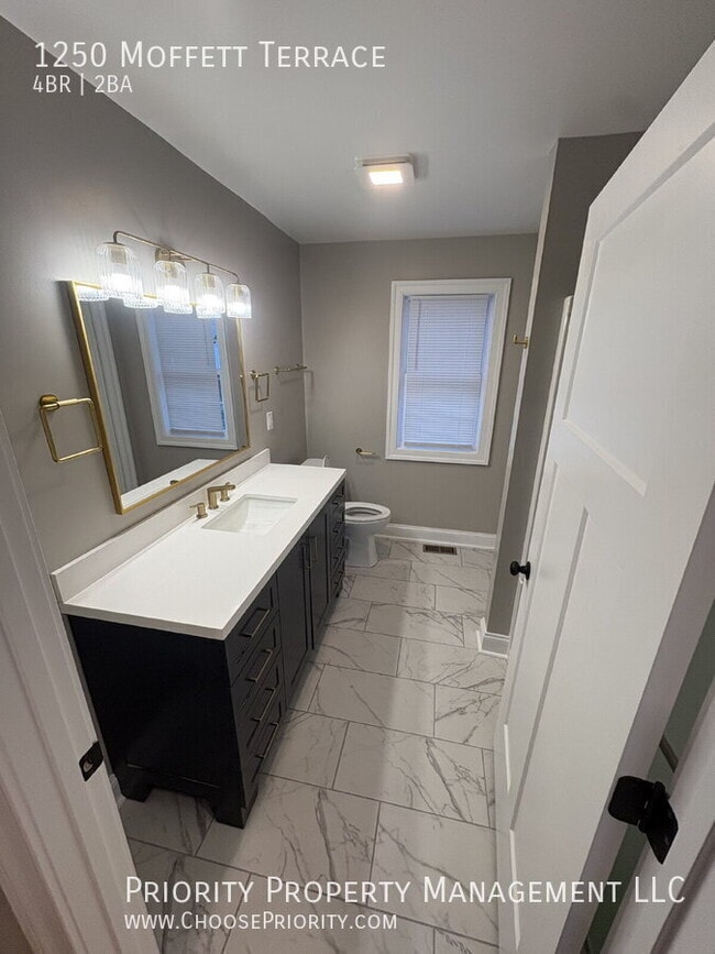 Building Photo - 1250 Moffett Terrace