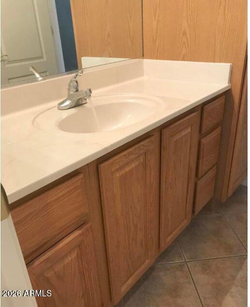 Building Photo - 890 S Golf View Dr