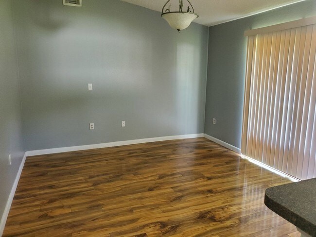 Building Photo - 3249 Cottonwood Ct